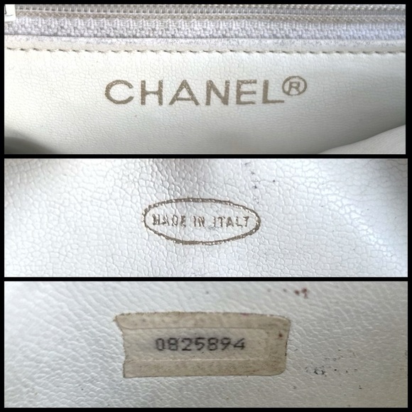 CHANEL White Quilted Bag with Gold Chain